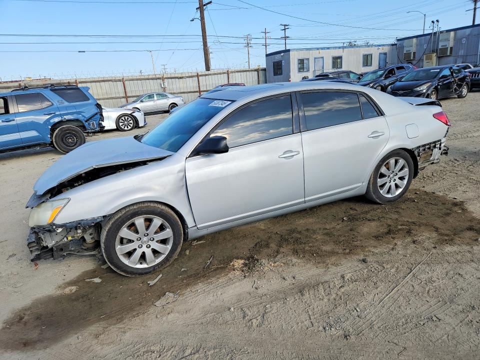 2005 TOYOTA AVALON - Търг №69387346