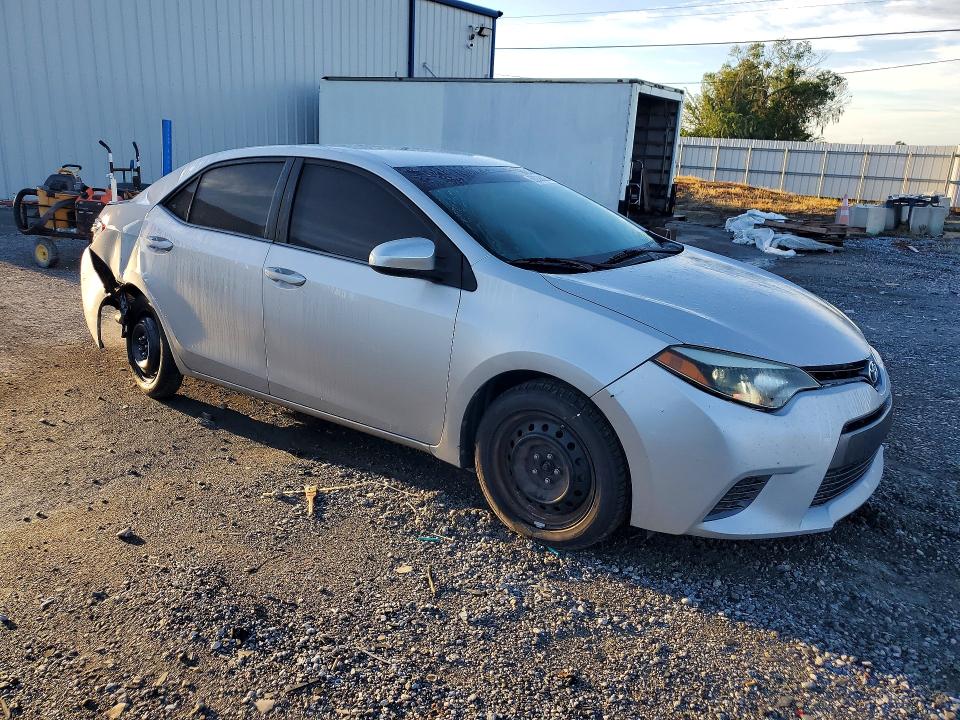 Photo 4 from auction – 2015 TOYOTA COROLLA with VIN 2T1BURHE0FC337879