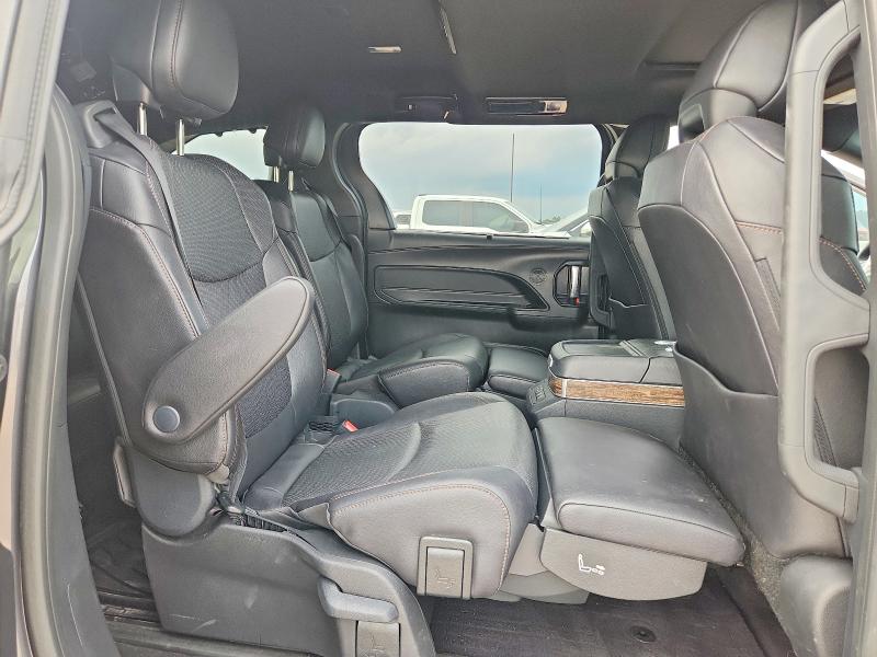 Photo 11 from auction – 2025 TOYOTA SIENNA with VIN 5TDESKFC8SS157708
