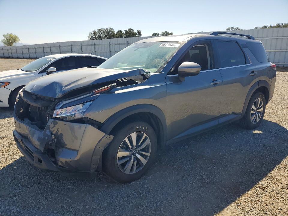 NISSAN PATHFINDER 2022 مع رقم تعريف المركبة 5N1DR3BB0NC231604 - صورة من المزاد