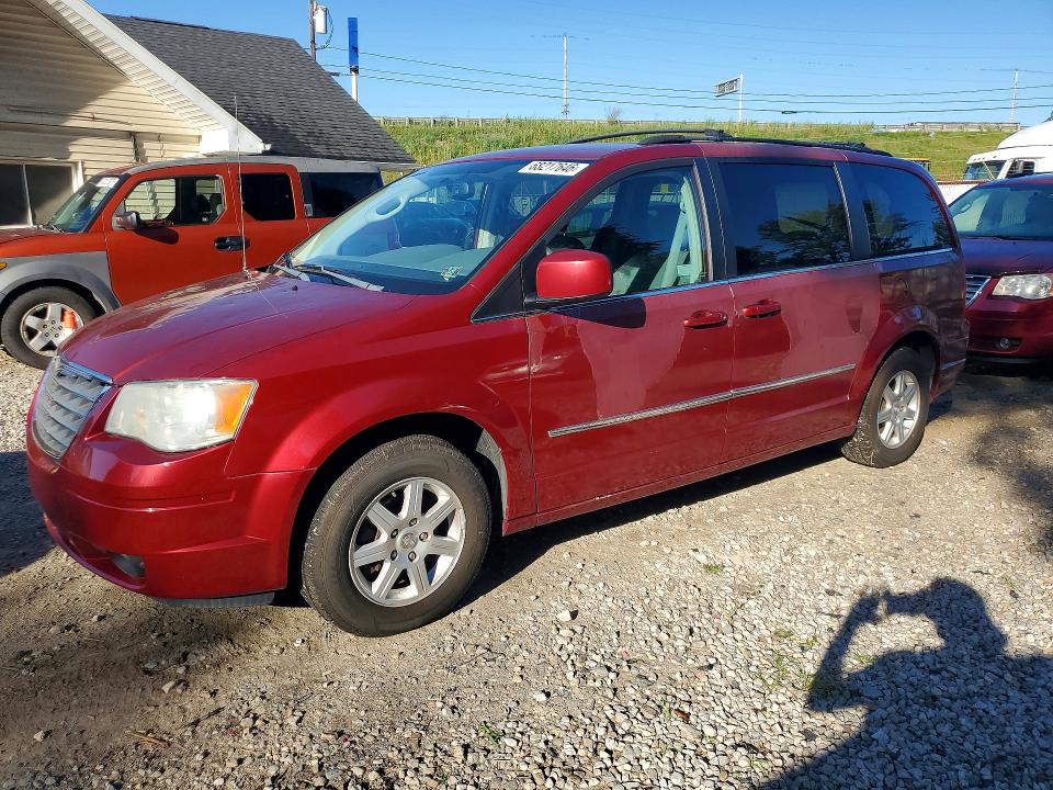 2010 CHRYSLER TOWN & COUNTRY - Търг №68217646