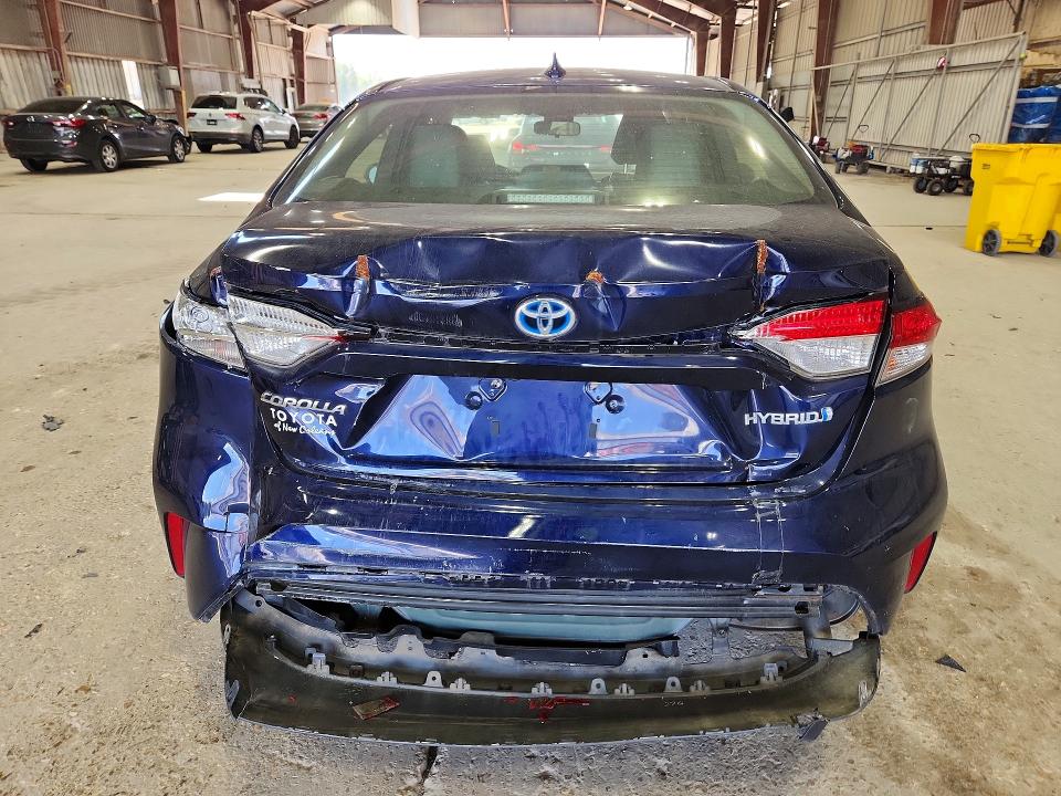 Photo 6 from auction – 2022 TOYOTA COROLLA with VIN JTDEAMDE2NJ041876