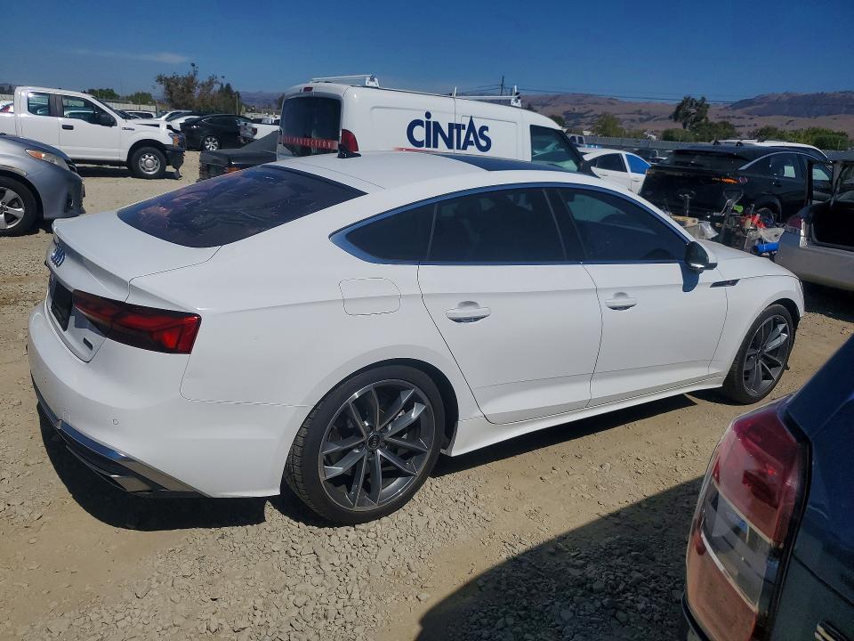صورة رقم 3 من المزاد - 2024 AUDI A5 مع VIN WAUFACF55RA040252