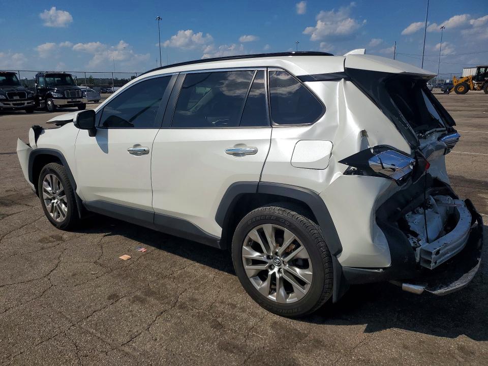 Photo 2 from auction – 2020 TOYOTA RAV4 with VIN 2T3N1RFVXLW125467