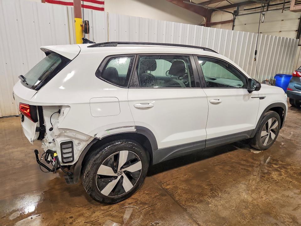 Снимка 3 от търг – 2024 VOLKSWAGEN TAOS с VIN 3VV8X7B29RM058190