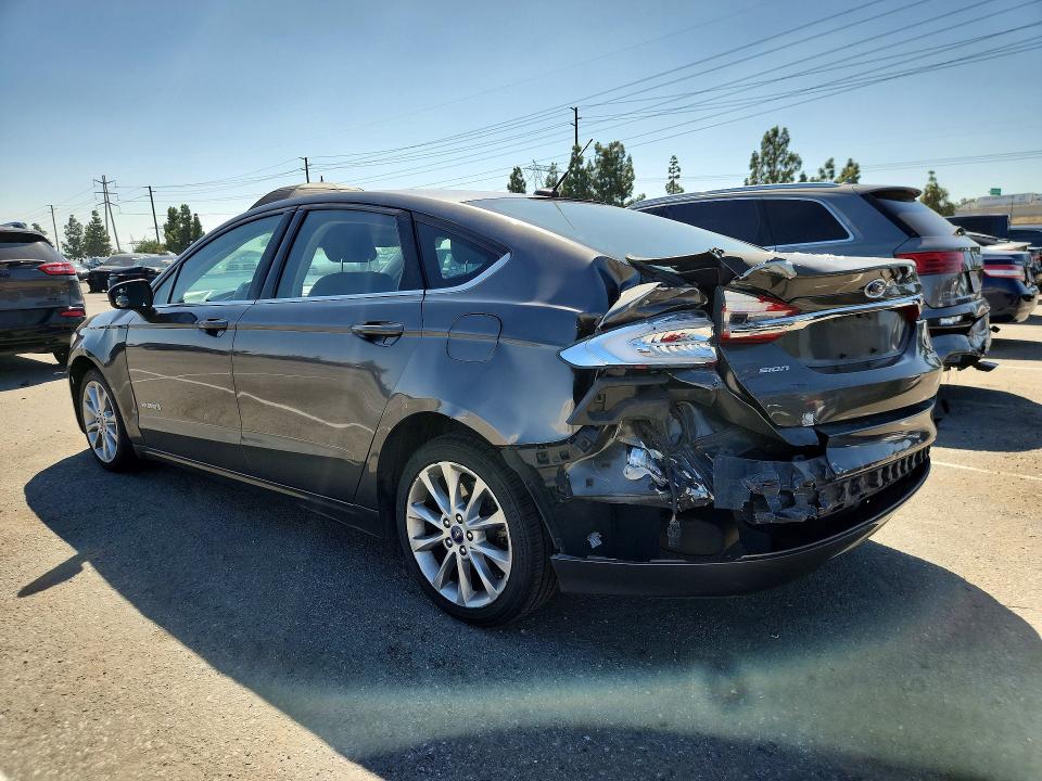صورة رقم 2 من المزاد - 2017 FORD FUSION مع VIN 3FA6P0LU0HR386148