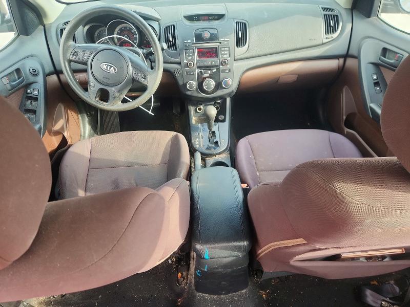 Foto 8 de la subasta – 2010 KIA FORTE con VIN KNAFU4A2XA5849169
