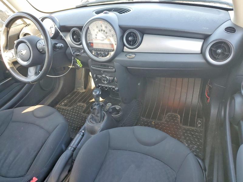 Zdjęcie 8 z aukcji – 2011 MINI COOPER z VIN WMWSU3C5XBT092562