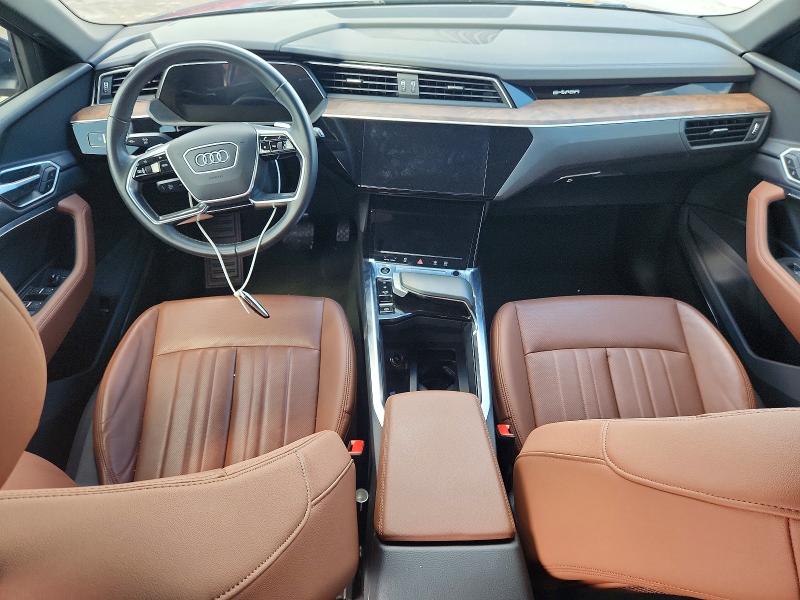 Zdjęcie 8 z aukcji – 2022 AUDI E-TRON z VIN WA1LAAGE6NB031843