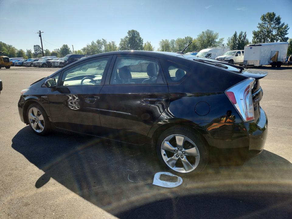 Photo 2 from auction – 2013 TOYOTA PRIUS with VIN JTDKN3DU8D5614814