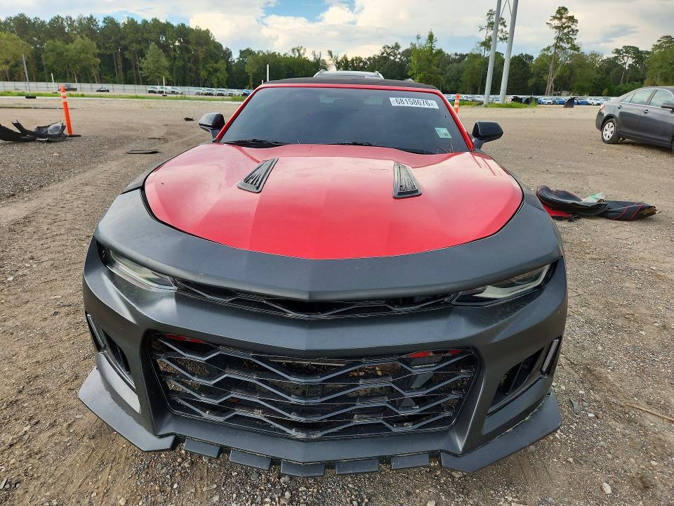 Photo 5 from auction – 2017 CHEVROLET CAMARO with VIN 1G1FB3DS0H0132102