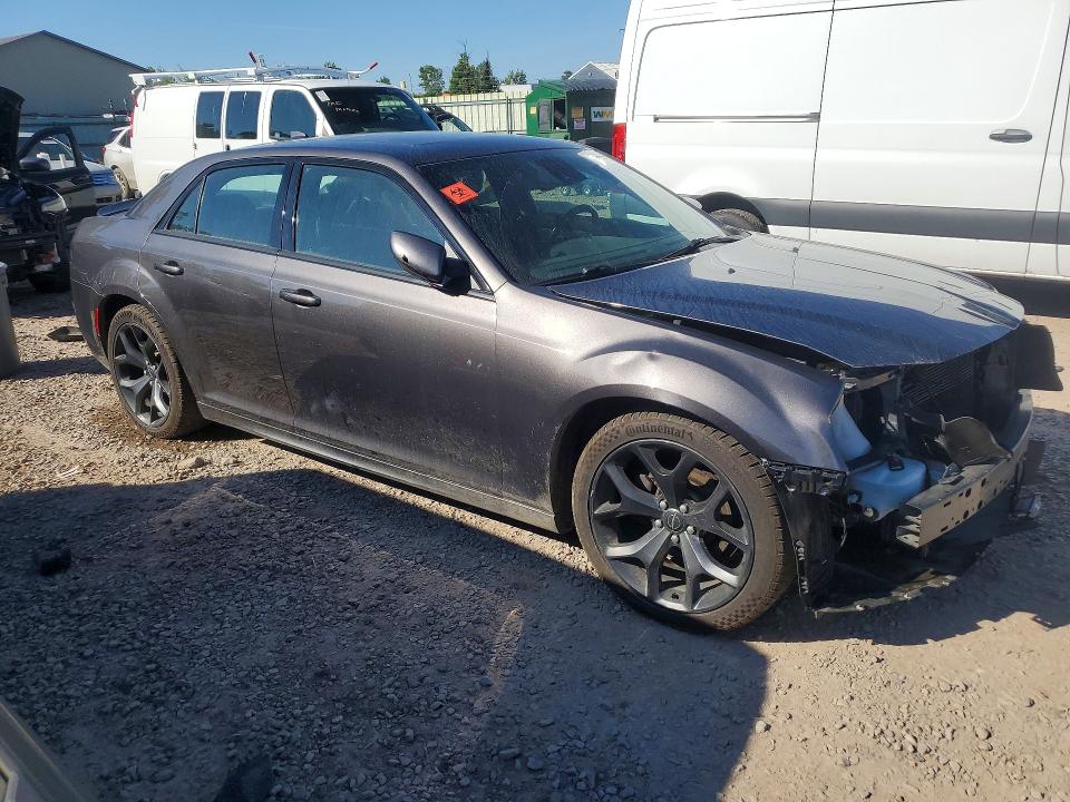 Zdjęcie 4 z aukcji – 2020 CHRYSLER 300 z VIN 2C3CCABG0LH255479