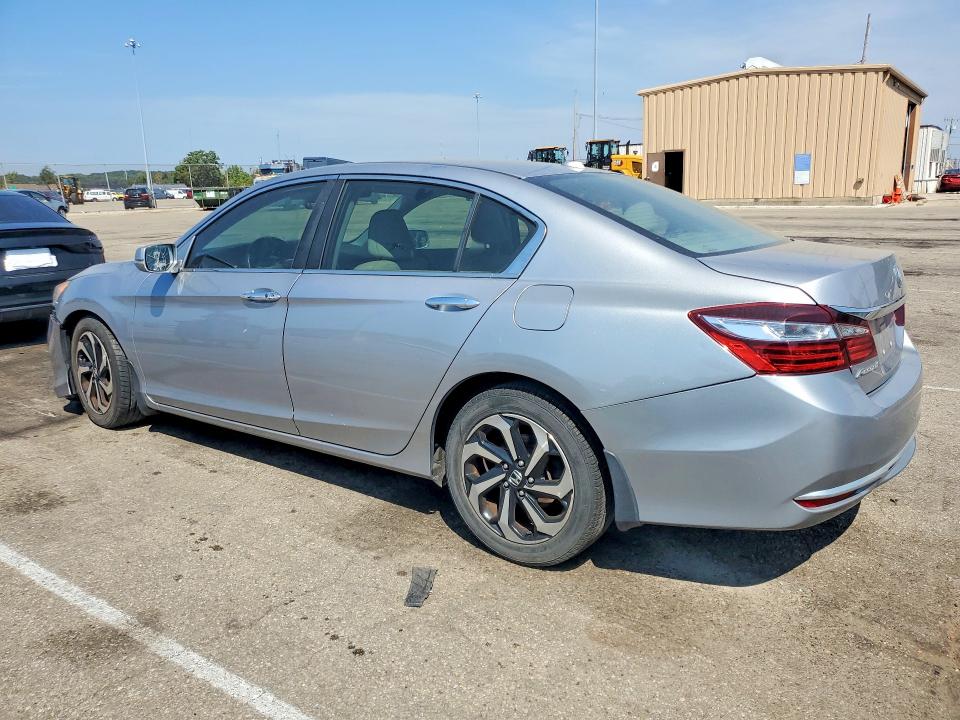 Снимка 2 от търг – 2016 HONDA ACCORD с VIN 1HGCR2F96GA237893