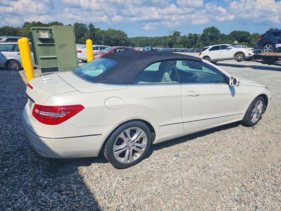 Foto 3 de la subasta – 2011 MERCEDES-BENZ E con VIN WDDKK5GF8BF058406