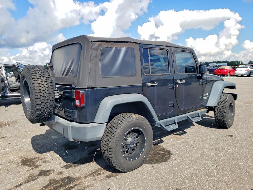 Photo 3 from auction – 2017 JEEP WRANGLER UNLIMITED with VIN 1C4BJWDGXHL605296