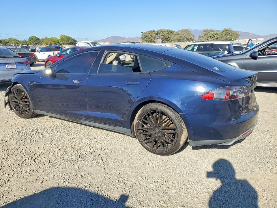 Photo 2 from auction – 2014 TESLA MODEL S with VIN 5YJSA1H1XEFP29396