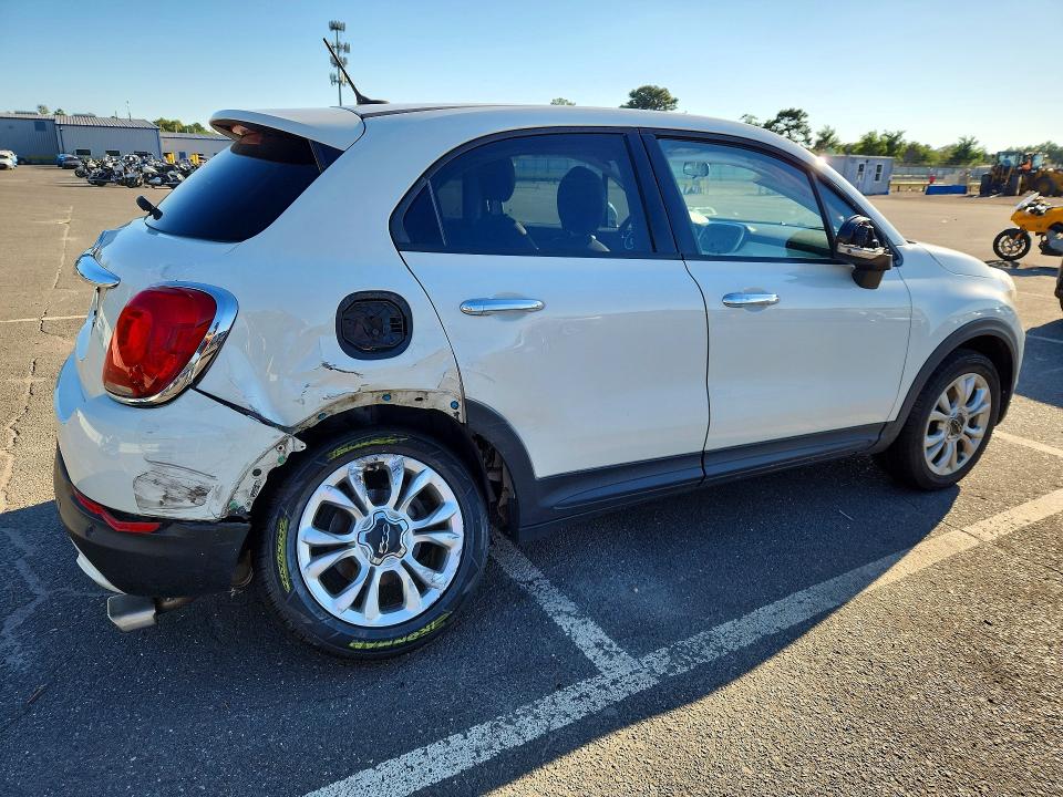 Снимка 3 от търг – 2016 FIAT 500X с VIN ZFBCFXBT0GP336663