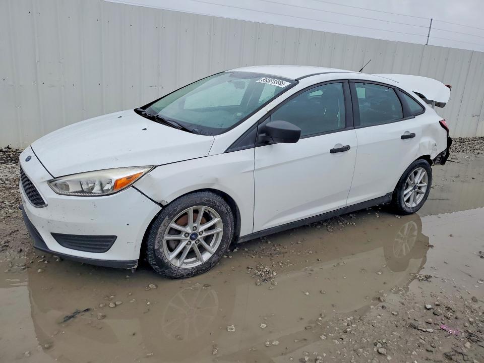 FORD FOCUS 2016 с VIN 1FADP3E20GL224781 - Снимка от търг