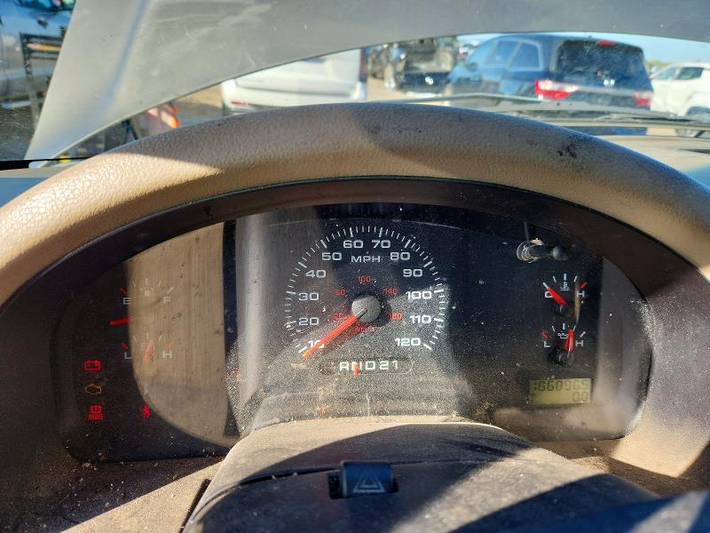 Photo 9 from auction – 2005 FORD F150 with VIN 1FTRF12275KC40605