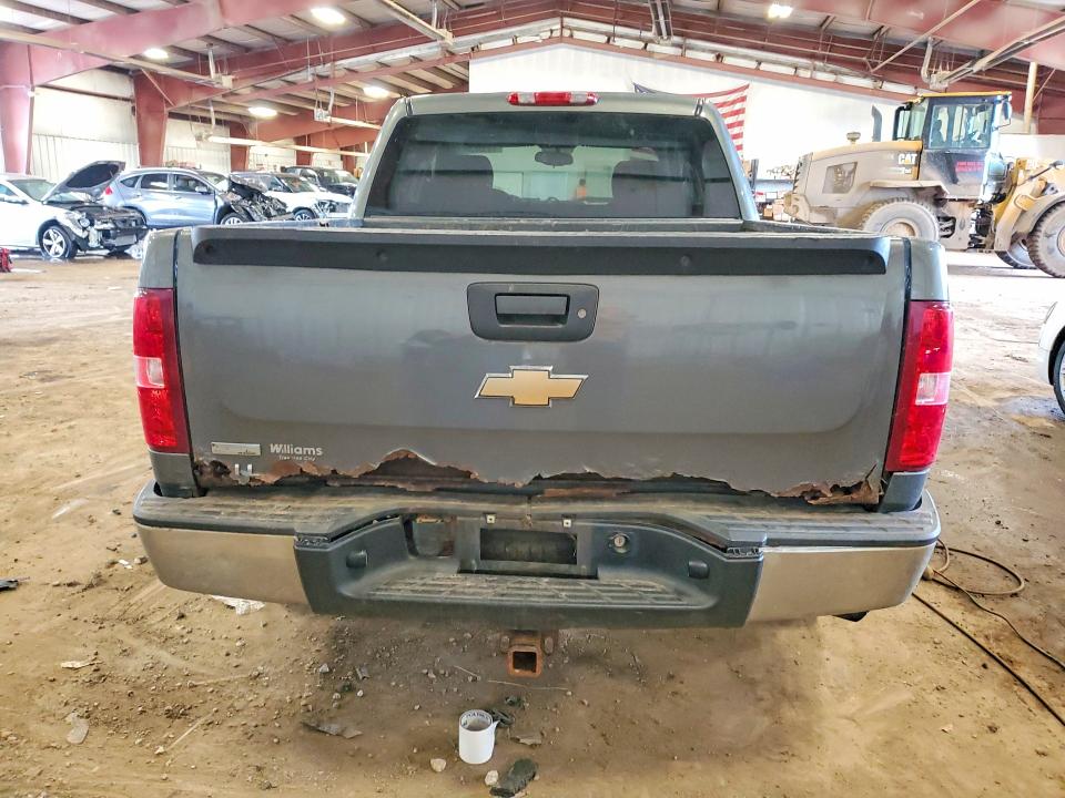 Photo 6 from auction – 2011 CHEVROLET SILVERADO with VIN 3GCPKSE3XBG102976