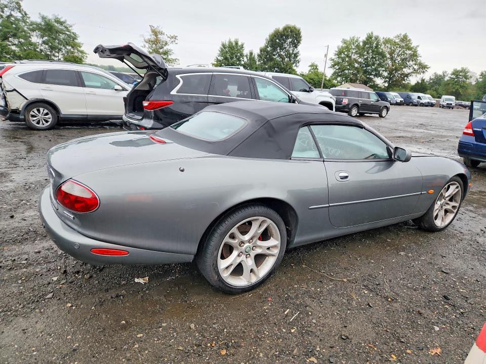 Снимка 3 от търг – 2003 JAGUAR XK8 с VIN SAJDA42C532A36423