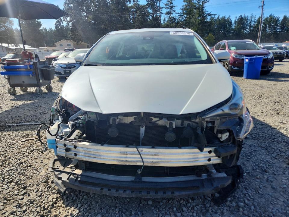 Photo 5 from auction – 2017 TOYOTA PRIUS with VIN JTDKARFU7H3037612