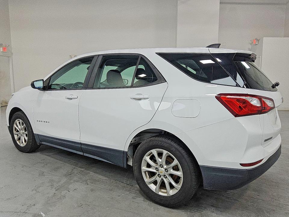 Photo 2 from auction – 2020 CHEVROLET EQUINOX with VIN 2GNAXHEV4L6139800