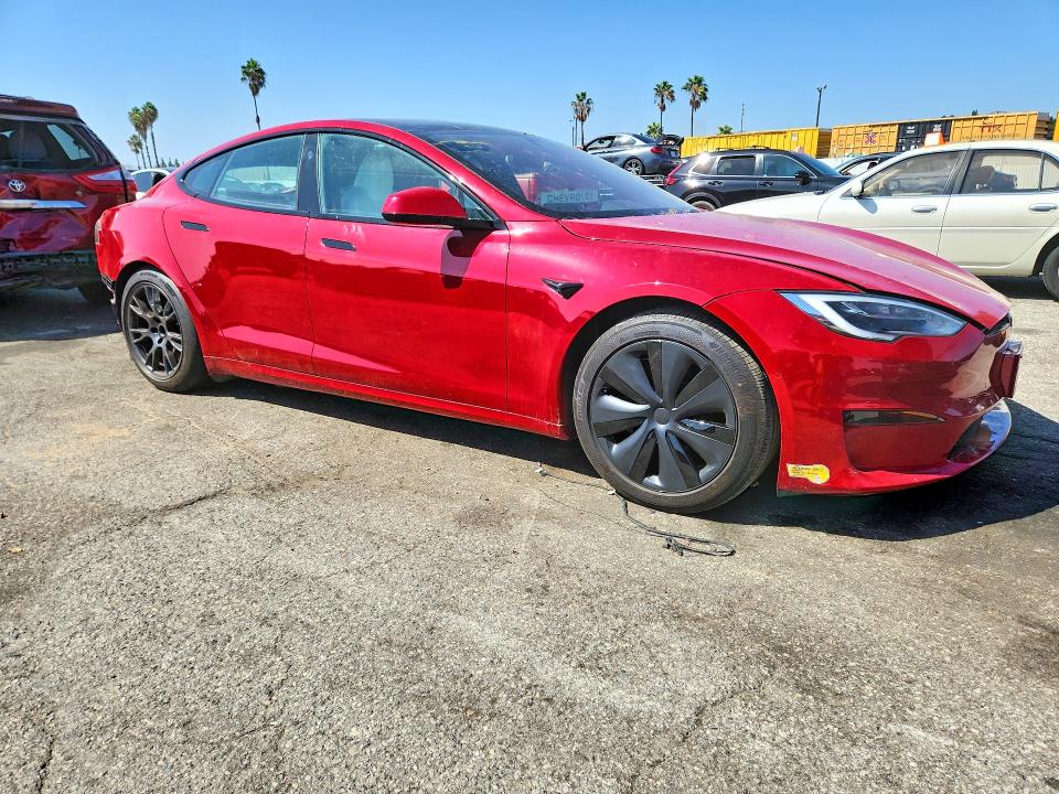 Снимка 4 от търг – 2022 TESLA MODEL S с VIN 5YJSA1E61NF470636