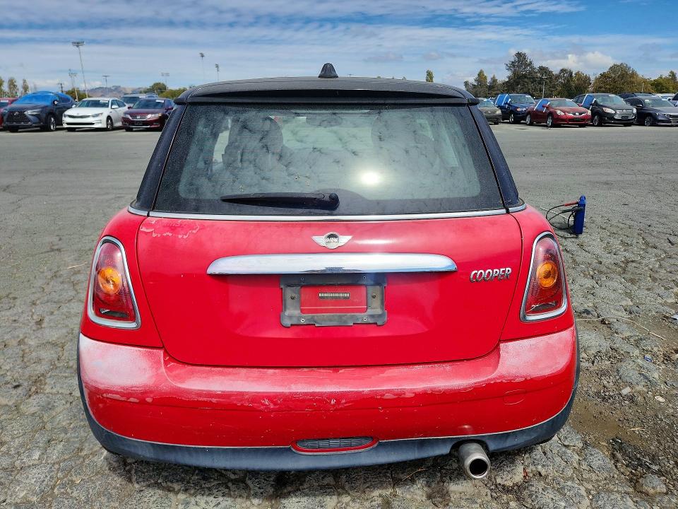 Photo 6 from auction – 2010 MINI COOPER with VIN WMWMF3C5XATZ62361