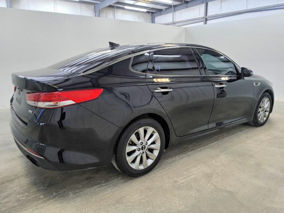 Photo 3 from auction – 2018 KIA OPTIMA with VIN 5XXGU4L39JG261949