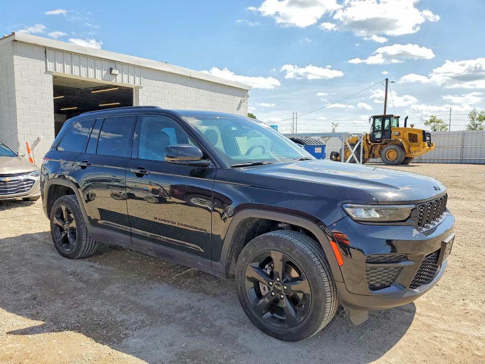 Снимка 4 от търг – 2024 JEEP GRAND CHEROKEE с VIN 1C4RJHAG7RC168390