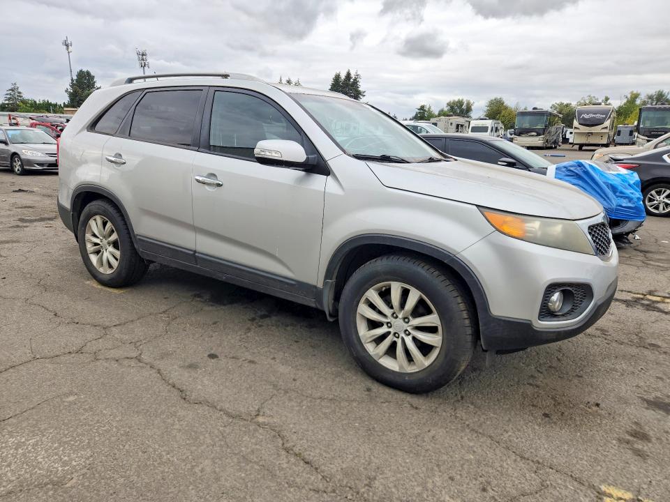 Photo 4 from auction – 2011 KIA SORENTO with VIN 5XYKT4A26BG151123