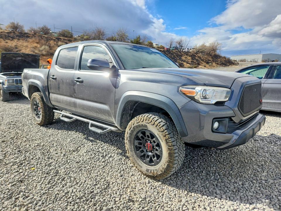 Photo 4 from auction – 2017 TOYOTA TACOMA with VIN 3TMCZ5AN0HM103597