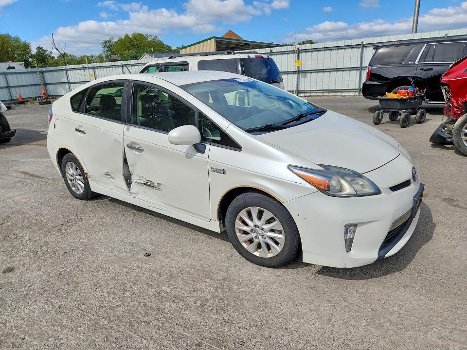 Снимка 4 от търг – 2014 TOYOTA PRIUS PLUG-IN HYBRID с VIN JTDKN3DP1E3054951