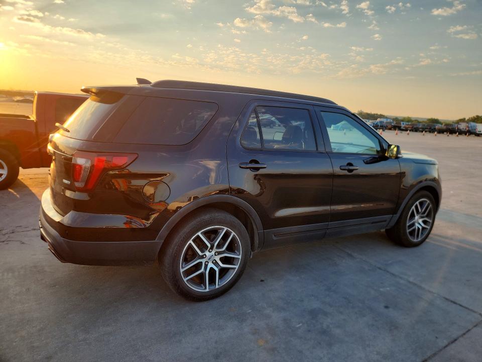 Photo 3 from auction – 2016 FORD EXPLORER with VIN 1FM5K8GT0GGC68672