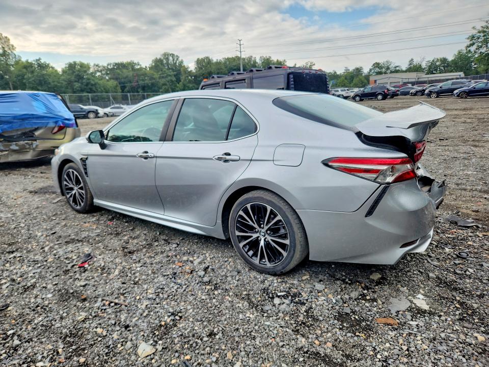Photo 2 from auction – 2018 TOYOTA CAMRY with VIN 4T1B11HK3JU035722