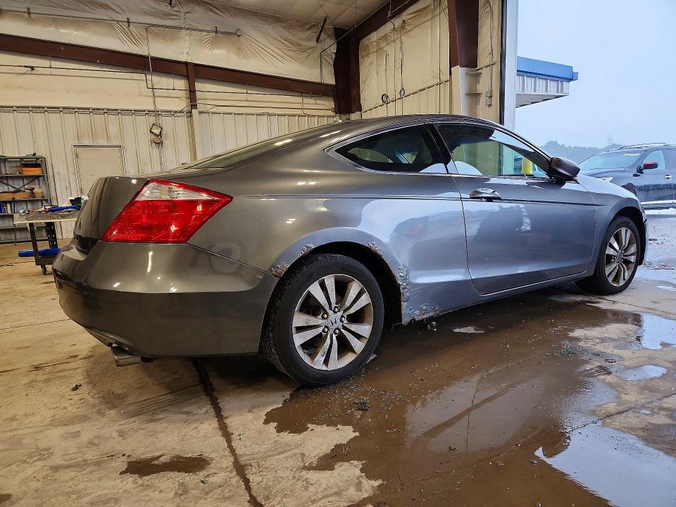 Photo 3 from auction – 2010 HONDA ACCORD with VIN 1HGCS1B82AA011126
