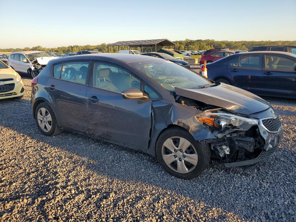 Photo 4 from auction – 2016 KIA FORTE5 with VIN KNAFK5A8XG5647277