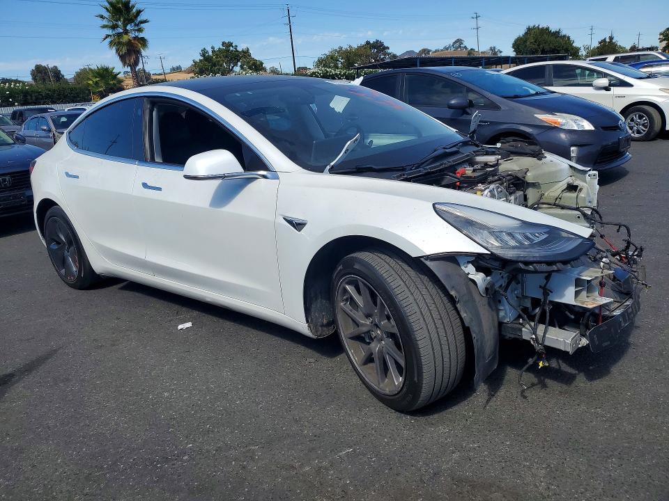 صورة رقم 4 من المزاد - 2020 TESLA MODEL 3 مع VIN 5YJ3E1EA6LF804539