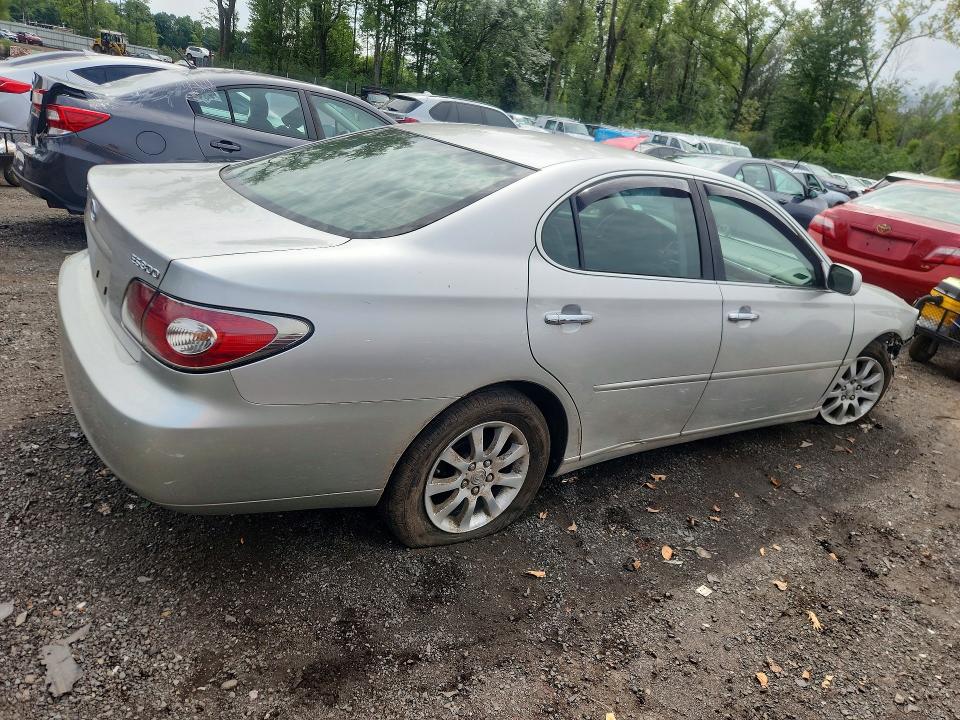 Zdjęcie 3 z aukcji – 2003 LEXUS ES z VIN JTHBF30G130089618