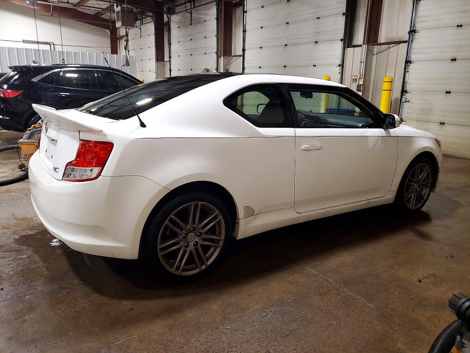 Photo 3 from auction – 2012 SCION TC with VIN JTKJF5C79C3043093