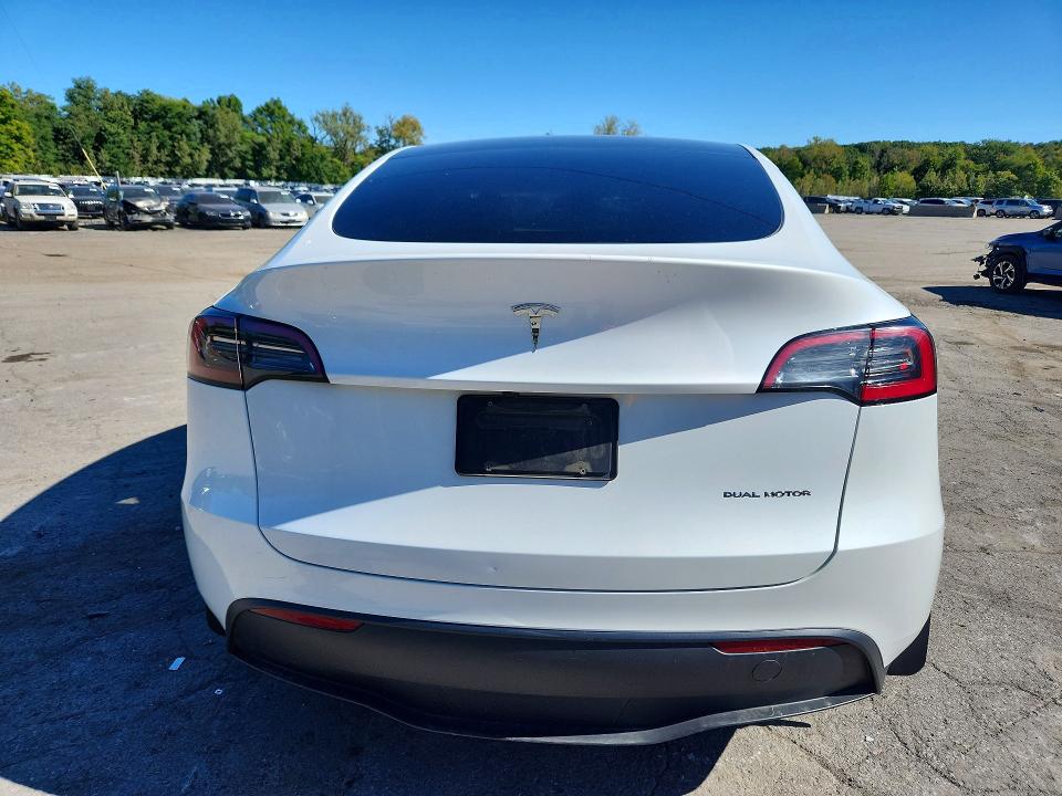 Снимка 6 от търг – 2024 TESLA MODEL Y с VIN 7SAYGDEE1RF202731