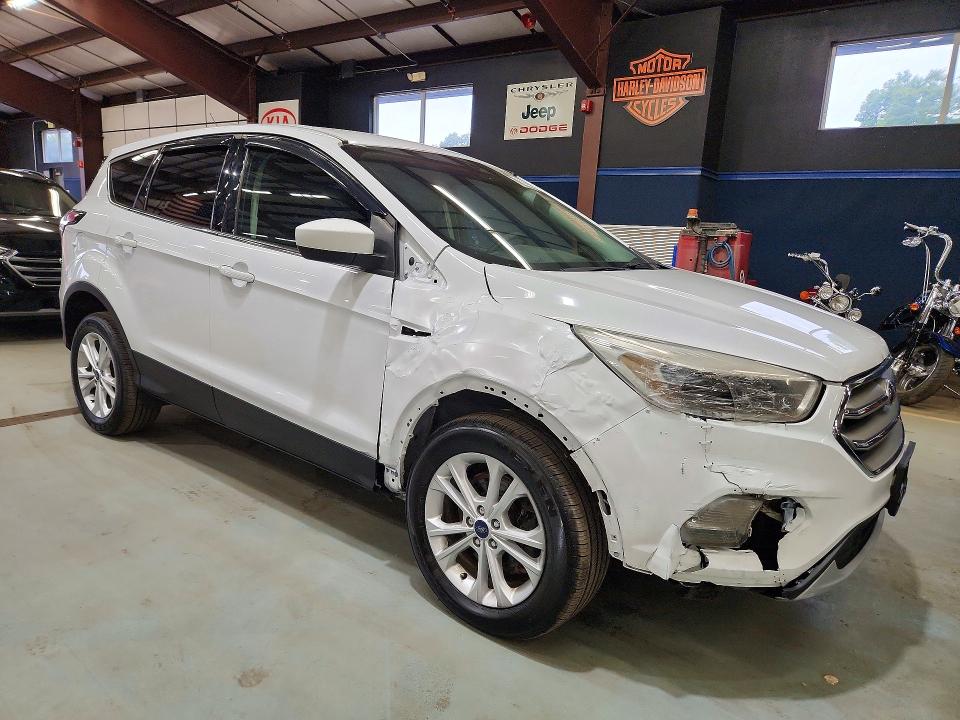 Photo 4 from auction – 2017 FORD ESCAPE with VIN 1FMCU9GD6HUE00546
