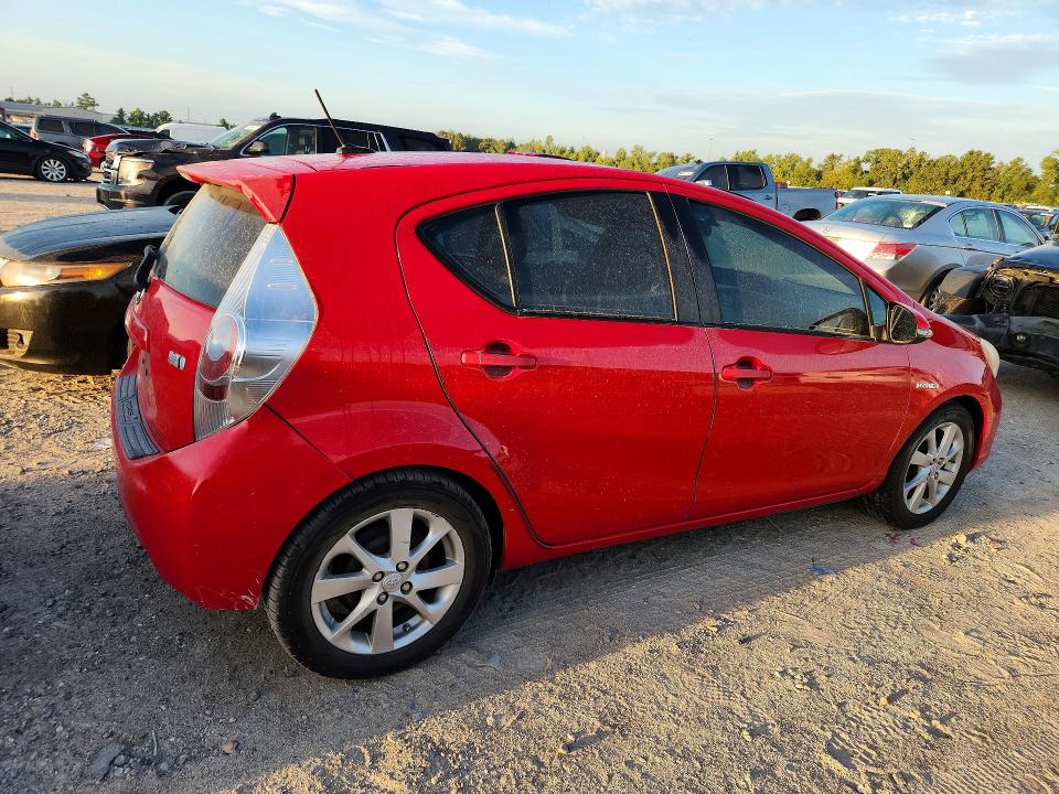 Photo 3 from auction – 2012 TOYOTA PRIUS C with VIN JTDKDTB37C1001019