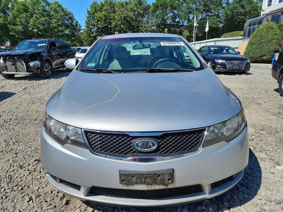 Photo 5 from auction – 2010 KIA FORTE with VIN KNAFU4A25A5298374