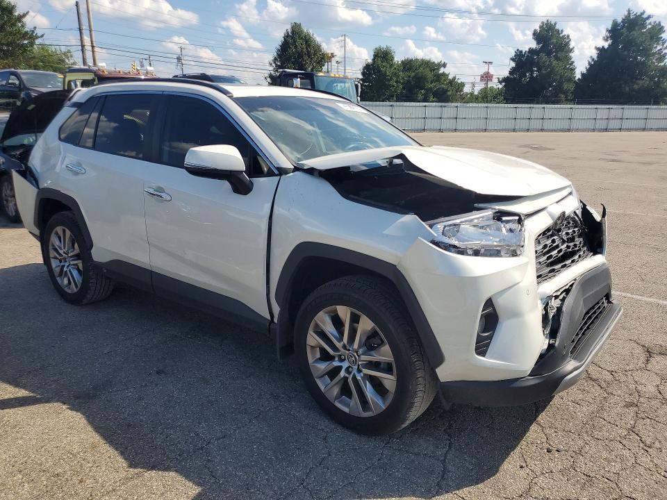 Photo 4 from auction – 2020 TOYOTA RAV4 with VIN 2T3N1RFVXLW125467