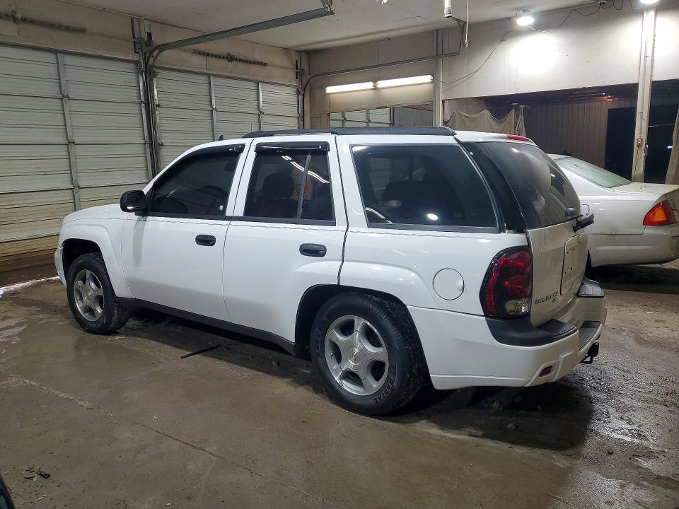 Снимка 2 от търг – 2007 CHEVROLET TRAILBLAZER с VIN 1GNDS13S072278126