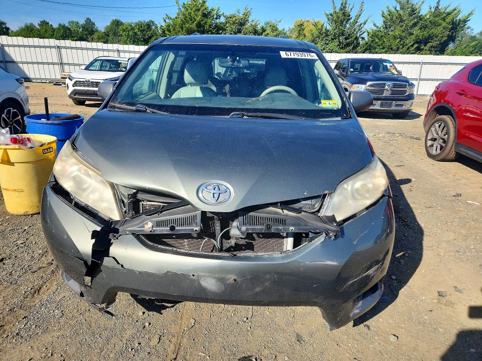 Photo 5 from auction – 2013 TOYOTA SIENNA with VIN 5TDKK3DC9DS298916