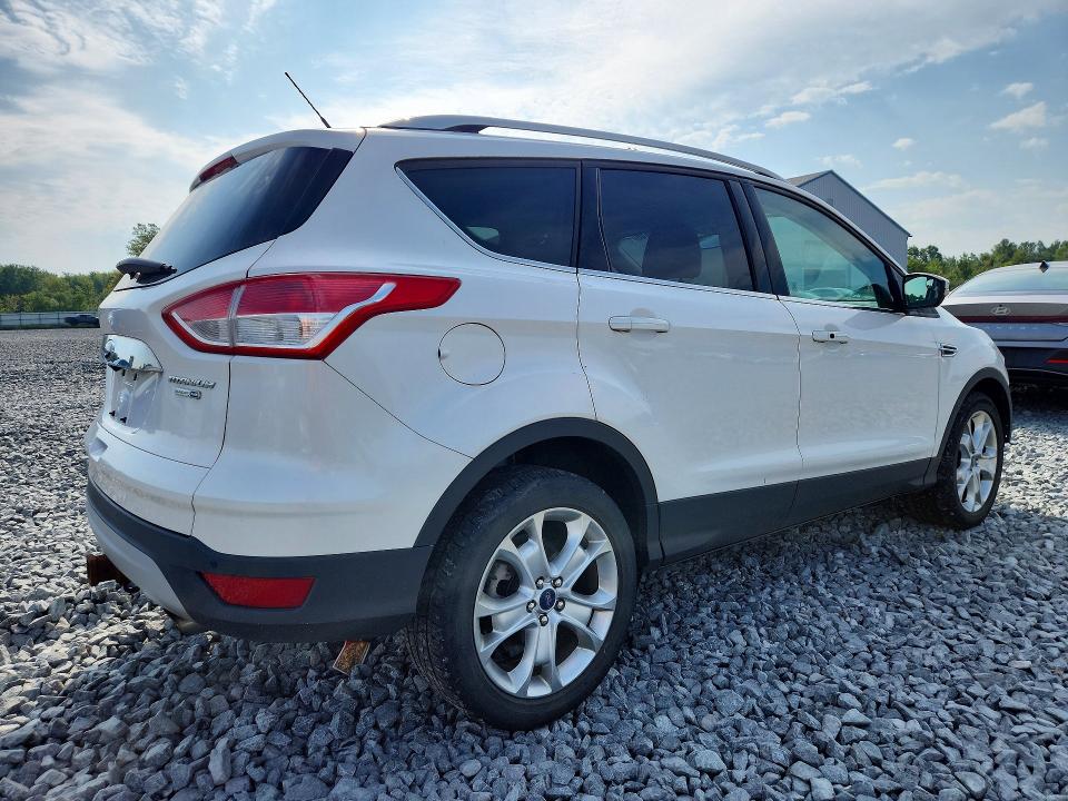 Foto 3 de la subasta – 2016 FORD ESCAPE con VIN 1FMCU9J91GUB11058