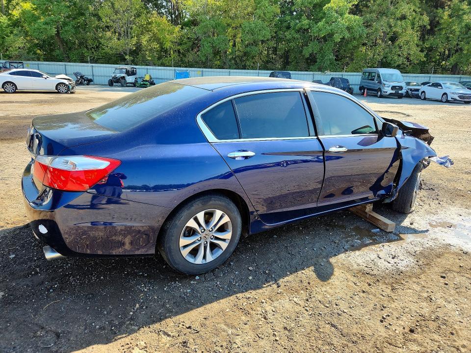 Photo 3 from auction – 2015 HONDA ACCORD with VIN 1HGCR2F30FA032919